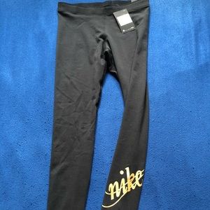 NWT Size Small Tight Fit Nike leggings